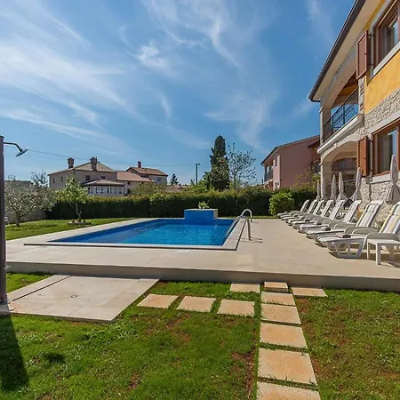 Family Friendly House With A Swimming Pool Buici, - 19720