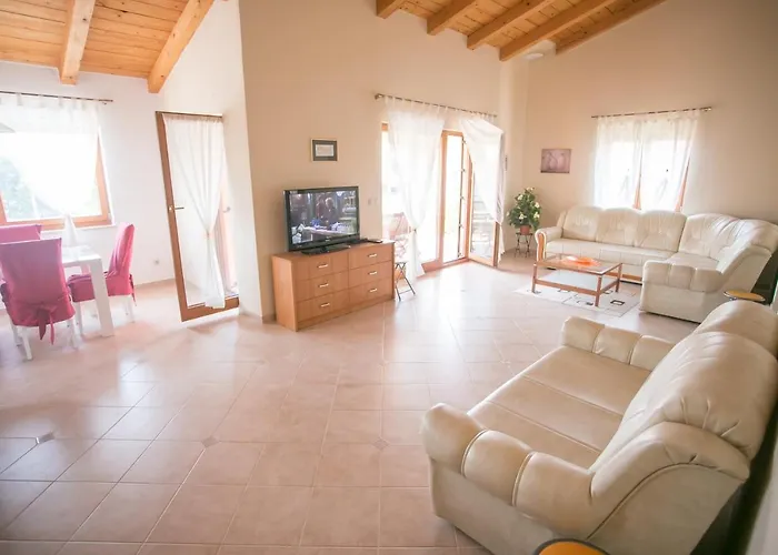 Nyaraló Family Friendly House With A Swimming Pool Buici, - 19720 *