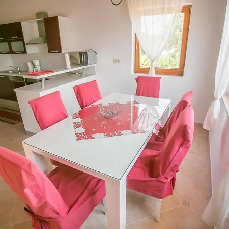 Сasa de vacaciones Family Friendly House With A Swimming Pool Buici, - 19720 *