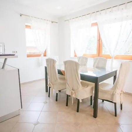 Family Friendly House With A Swimming Pool Buici, - 19720 Casa de Férias