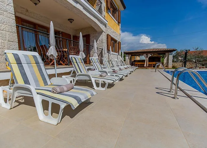 Family Friendly House With A Swimming Pool Buici, - 19720 *