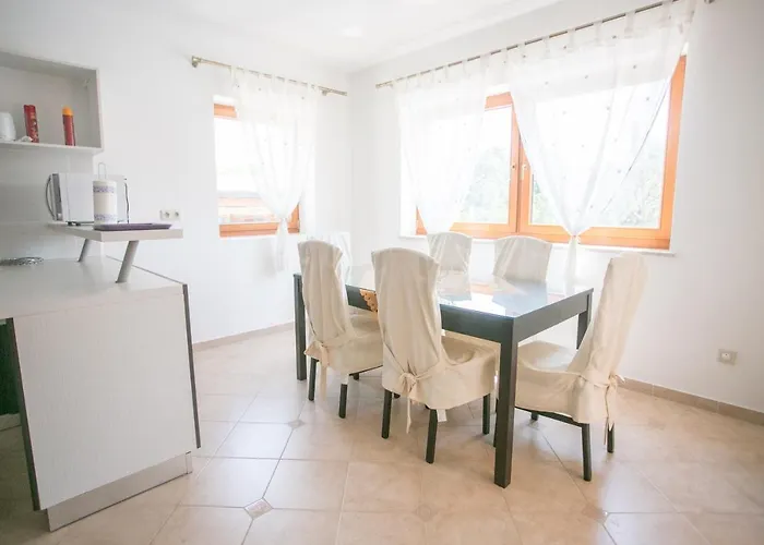 Family Friendly House With A Swimming Pool Buici, - 19720 Ferienhaus